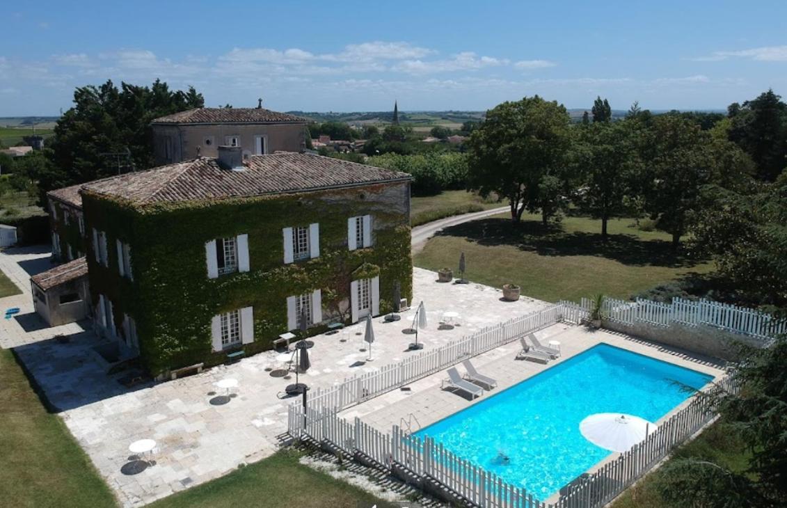 Clos De Bellevue Mortagne-sur-Gironde Buitenkant foto